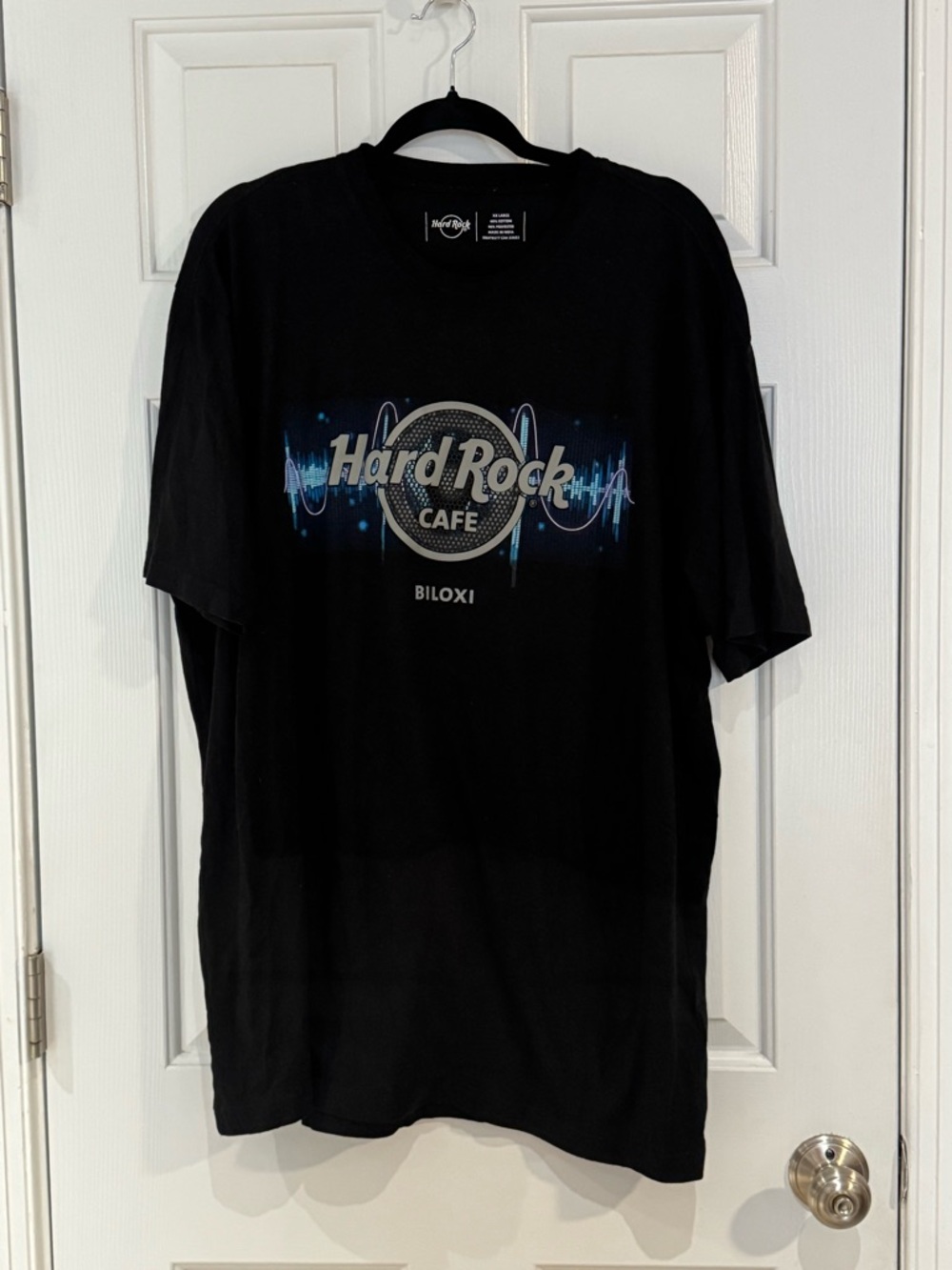 Hard Rock Cafe Men's Black T-Shirt with Blue Logo - Biloxi